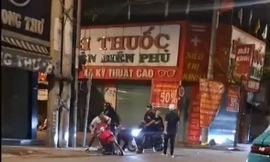 Đôi trai gái bị nhóm đối tượng truy đuổi, đánh hội đồng trong đêm