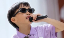 Các em bé triệu view