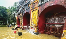 200 người dọn dẹp Di tích Cố đô Huế sau ngập 