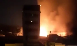 Cháy lúc rạng sáng thiêu rụi nhà xưởng ở TPHCM