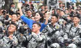 Rạng rỡ nụ cười quân dân trong cuộc tổng hợp luyện ở Ba Đình