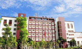 Trưởng phòng tổ chức một trường đại học ở TPHCM bị tố đạo văn