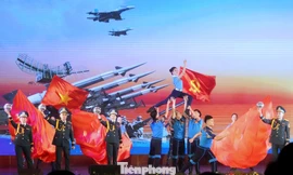 Công tác quần chúng gắn chặt với nhiệm vụ quản lý vùng trời quốc gia