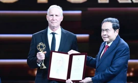 Bốn nhà khoa học nghiên cứu vắc xin HPV thắng giải cao nhất VinFuture 2025