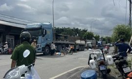 Va chạm với xe đầu kéo, người phụ nữ tử vong tại chỗ