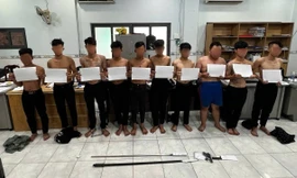 Hai nhóm thiếu niên mang hung khí tự chế đi giải quyết mâu thuẫn 