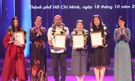 'Ván bài lật ngửa', 'Cánh đồng hoang', 'Biệt động Sài Gòn' được vinh danh