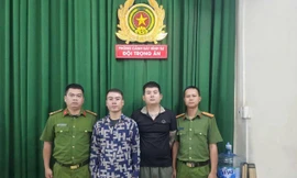 Khởi tố nhóm cho vay nặng lãi, buộc người vay thế chấp clip nhạy cảm