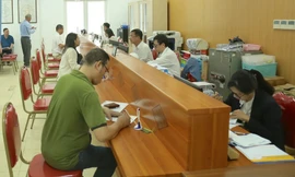 Nguyên Thứ trưởng Nội vụ: ‘Ai sử dụng công chức, người đó đánh giá’