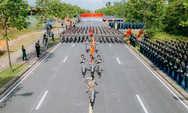 Thao luyện trong nắng lửa tại Khu công nghệ cao Hòa Lạc