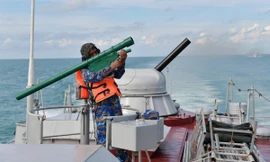 Lữ đoàn Tàu pháo - Tên lửa 175 huấn luyện chiến thuật trên biển