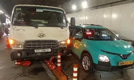 Tai nạn liên hoàn trong hầm Thủ Thiêm, giao thông ùn ứ kéo dài