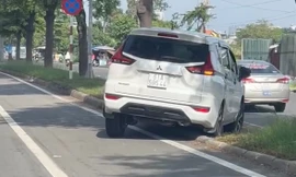 CSGT TPHCM xác minh vụ ô tô leo dải phân cách sang đường