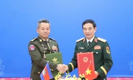 Bộ trưởng Bộ Quốc phòng hai nước Việt Nam - Campuchia hội đàm