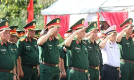 Đại tướng Phan Văn Giang viếng Nghĩa trang Đồi 82, dâng hương tưởng nhớ các Anh hùng liệt sĩ