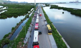 Lãnh đạo Hải Phòng 'vi hành' làm rõ vụ nhà phà từ chối chở khách rời đảo Cát Bà 