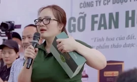 Hoàng Hường từng được mệnh danh là “thánh từ thiện”