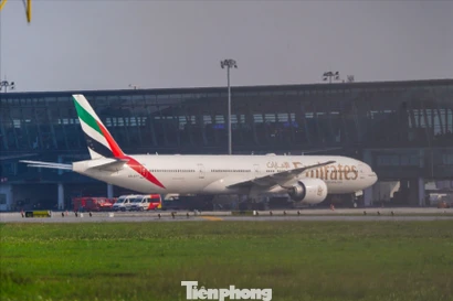 Cận cảnh máy bay 'nhà giàu' Trung Đông đang tránh chiến sự ở Nội Bài 