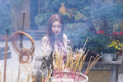 Người Hà Nội nô nức đi lễ chùa, phóng sinh ngày Rằm tháng Giêng