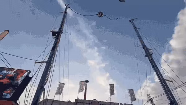 Hãi hùng cảnh tượng người văng lên không trung khoảng 90 mét với tốc độ 160 km/h