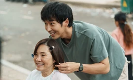 Hồng Đào: 'Có thể tôi là một người mẹ dễ dãi, nhưng thông cảm cho nhau sẽ dễ sống hơn'