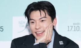 'Chồng quốc dân' Hứa Quang Hán 'gây sốt' khi đến Việt Nam, nói tiếng Việt cùng khán giả