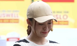 Á hậu Mai Ngô bật khóc bộc bạch: 'Tôi từng lớn lên không có cha, thiếu tình cảm của một gia đình trọn vẹn'