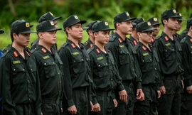 MONO, Tiến Luật, Lê Dương Bảo Lâm rơi nước mắt nể phục người chiến sĩ CAND ngã xuống vì bình yên cho nhân dân