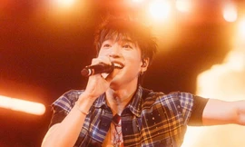 Trình diễn 'cực cháy' cùng dàn nghệ sĩ, HIEUTHUHAI gây xúc động khi quyên góp 400 triệu đồng vì đồng bào miền Trung