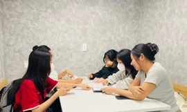 Giá cả tăng, giới trẻ 'thắt lưng buộc bụng', đắn đo khi ‘rút ví’