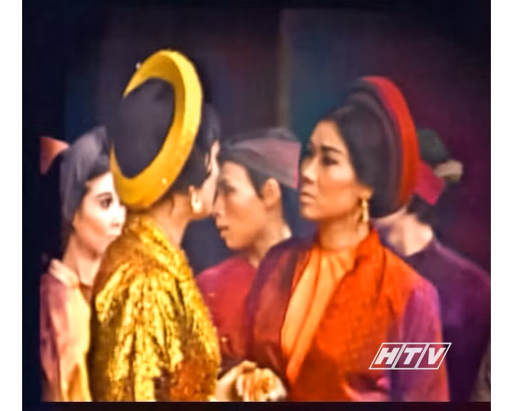 Cảnh diễn trong vở Tiếng trống Mê Linh bản phục chế màu