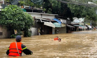 Khánh Hòa chi trả hỗ trợ thiệt hại do lũ cho cả người chưa đăng ký cư trú