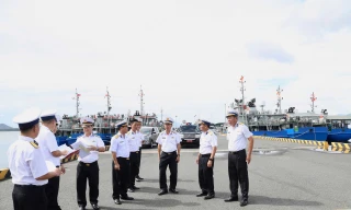 Tư lệnh Vùng 4 Hải quân: 'Cứu dân là mệnh lệnh từ trái tim' 