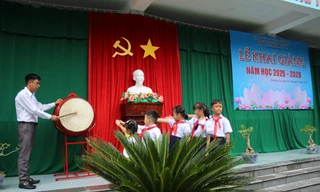 Rộn ràng khai giảng năm học mới ở đặc khu Trường Sa