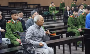 Cựu Tổng giám đốc VICEM khai không quan tâm tiền 'biếu' vì thu nhập cán bộ cả trăm triệu mỗi tháng
