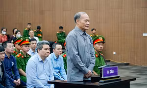 Cựu Thứ trưởng Hoàng Văn Thắng: Thấy tiền trong túi quà song 'không đấu tranh' được với bản thân nên 'giữ im lặng'