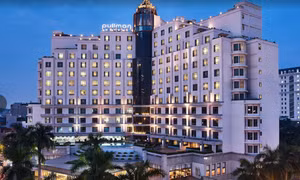Trước phiên xử vụ đánh bạc tại khách sạn Pullman: Hai bị cáo bỏ trốn ra đầu thú