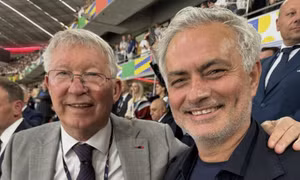 Mourinho tiết lộ cú lật kèo với Sir Alex Ferguson