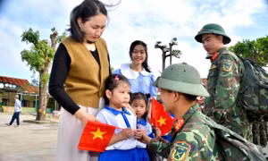 UBND tỉnh Đắk Lắk tổ chức lễ tổng kết và tiễn lực lượng quân đội hoàn thành sứ mệnh giúp dân.