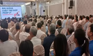 Hàng trăm đại biểu được tập huấn kiến thức về trợ giúp pháp lý