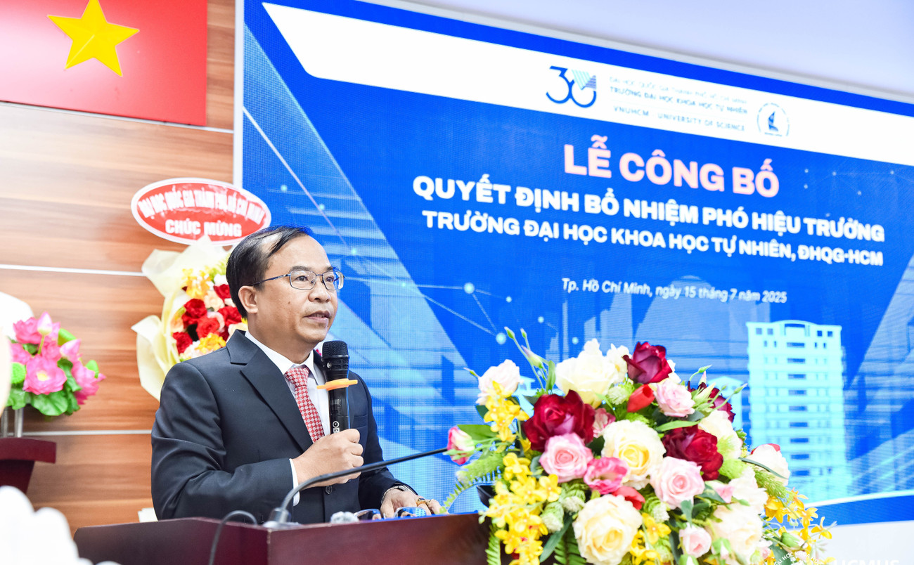 GS.TS Nguyễn Trung Nhân phát biểu nhận nhiệm vụ. Ảnh: VNUHCM p4t-7168.jpg