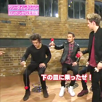 Harry Styles cũng đã từng thử chơi trò này. Harry Styles cũng đã từng thử chơi trò này.