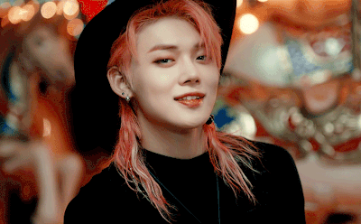 Vẫn đẹp trai lai láng ngắm không bao giờ chán.