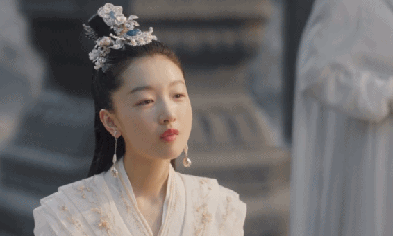 Ngoại hình Châu Đông Vũ bị cho là không hợp đóng phim cổ trang.