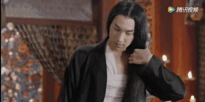 Một cái hất tóc, trăm ngàn khán giả phải đau mắt vì tạo hình. Một cái hất tóc, trăm ngàn khán giả phải đau mắt vì tạo hình.