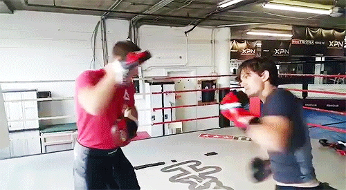 Anh chàng thường rất chăm tập. Anh chàng thường rất chăm tập.