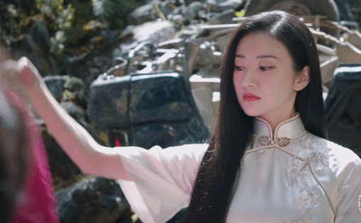 Tư Đằng tính cách công chúa, tiểu thư. Tư Đằng tính cách công chúa, tiểu thư.