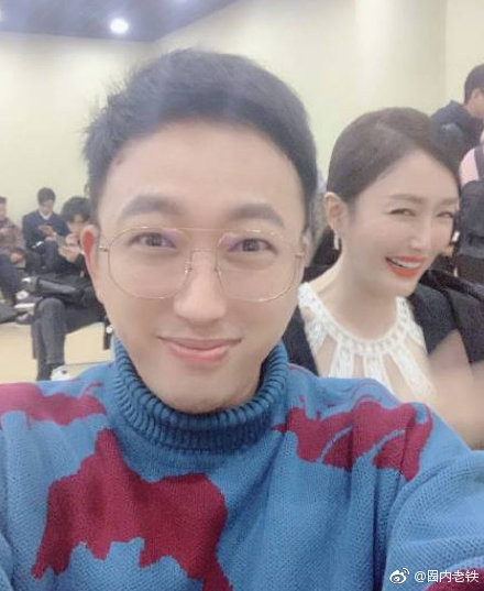 Tần Lam chưa chuẩn bị xong thì Vu Chính đã chụp xong rồi.