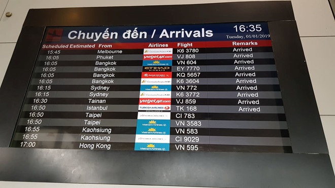 Chuyến bay TK 168 nối chuyến từ Ai Cập - Thổ Nhĩ Kỳ chở các du khách Việt đã hạ cánh tại sân bay Tân Sơn Nhất lúc 16 giờ 35 ẢNH: VŨ PHƯỢNG.