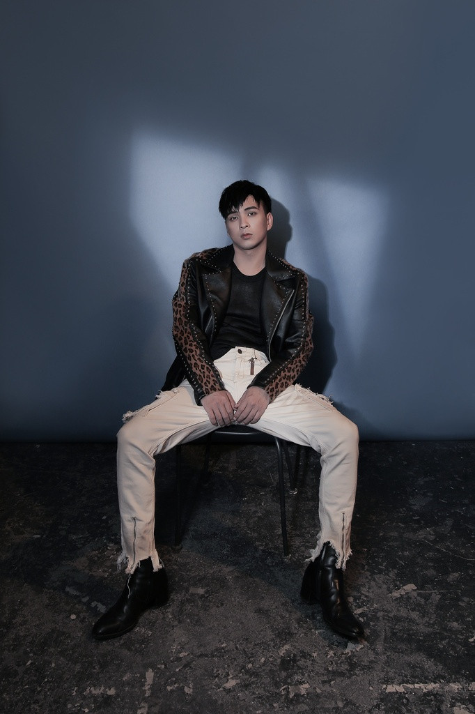 Chia sẻ về hình ảnh hướng tới trong năm 2019, Hồ Quang Hiếu cho biết anh vẫn muốn là một nam ca sĩ chỉn chu, thu hút được fans hâm mộ khi tiếp xúc.